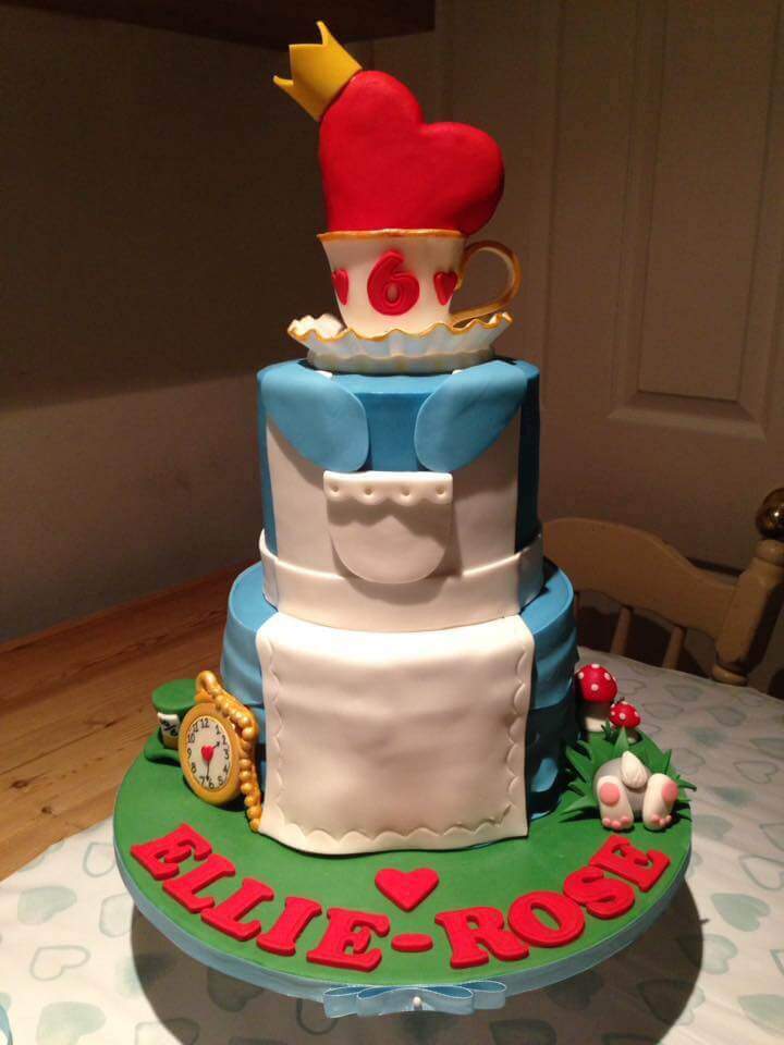 Alice in Wonderland cake