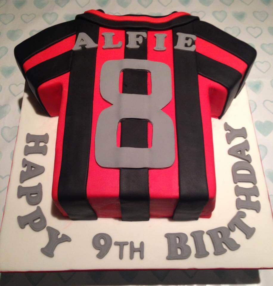 football-shirt-cake